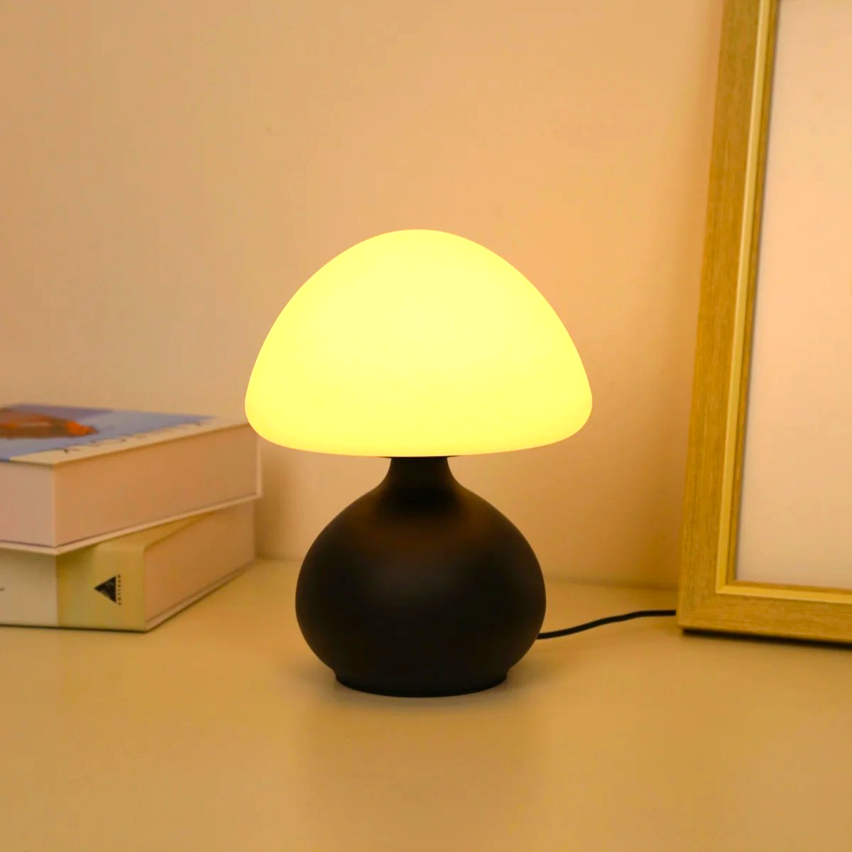 Minimalist Mushroom Lamp LuniqHome